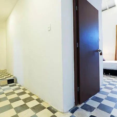 Casa Bruna, Aldaba Selection