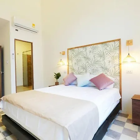 Casa Bruna, Aldaba Selection *